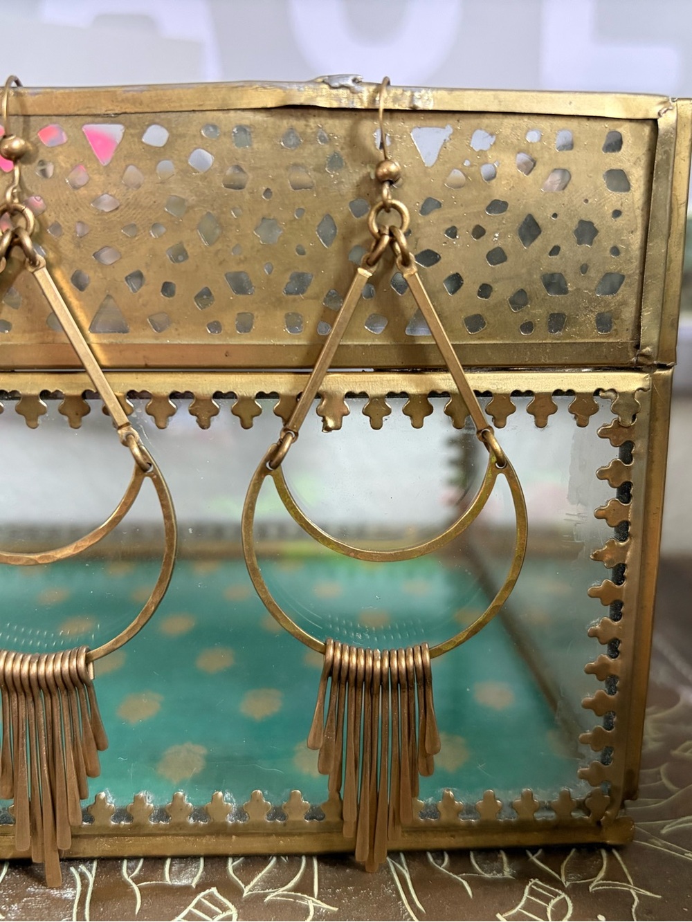 Vintage-Inspired Gold Tone Dangle Earrings - Women's Jewelry